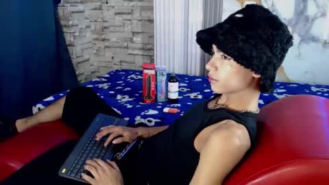 maverickhotson303av online show from December 21, 3:47 am