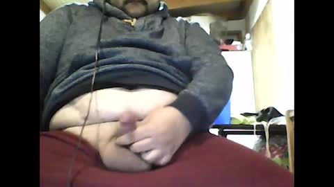 Snapshot of max26frost chatting on October 18, 1:32 am RoyMustang online show from October 18, 1:32 am