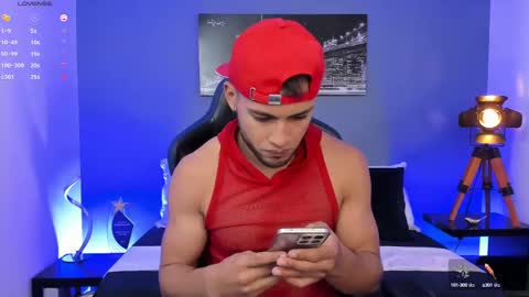 Snapshot of max_conor_ chatting on October 7, 1:37 pm Max Conor online show from October 7, 1:37 pm