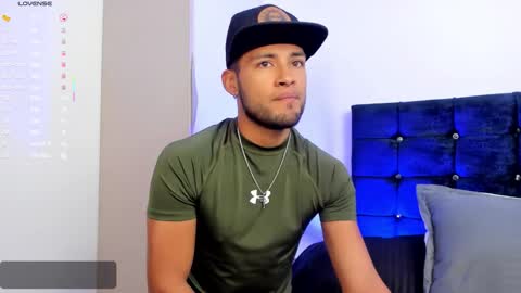Snapshot of max_conor_ chatting on October 21, 2:42 pm Max Conor online show from October 21, 2:42 pm