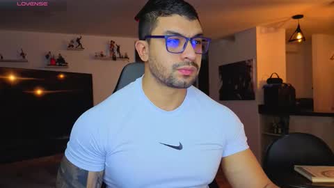 Max online show from November 14, 3:20 am