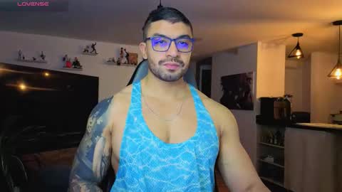 Max online show from November 28, 3:42 am