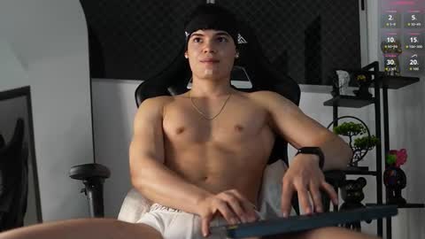 Snapshot of max_cortes1_ chatting on October 15, 3:03 am 60 OFF ON MY OF ONLY FOR TODAY online show from October 15, 3:03 am