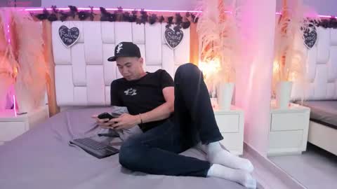 max_huntter online show from March 27, 2:16 am