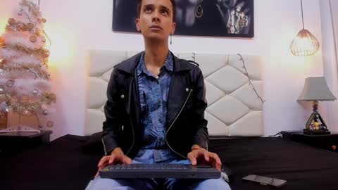 Snapshot of max_kogan chatting on January 8, 3:08 am max online show from January 8, 3:08 am