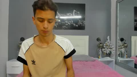 Snapshot of max_kogan chatting on December 27, 7:03 pm max online show from December 27, 7:03 pm