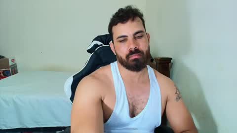 Snapshot of max_love25 chatting on October 24, 12:02 am max_love25 online show from October 24, 12:02 am