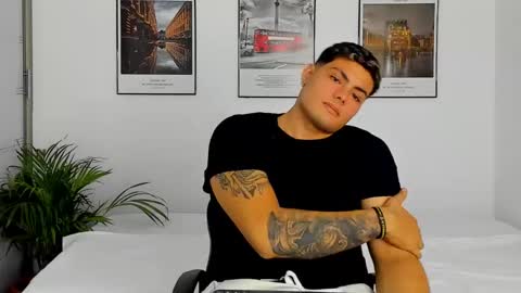 MAX MIULLER online show from October 18, 2:05 am