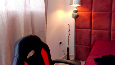 MAX MIULLER online show from November 4, 4:41 pm