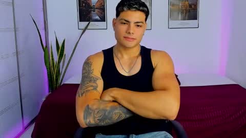 MAX MIULLER online show from October 23, 1:47 pm