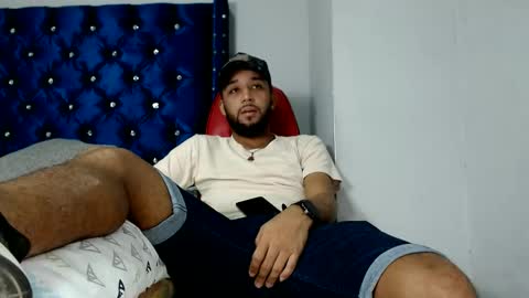 max_sexyhot26 online show from December 29, 3:22 am