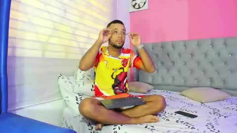 max_sexyhot26 online show from February 12, 12:55 pm