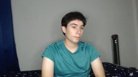 Snapshot of max_snow1616 chatting on October 1, 2:37 am max_snow1616 online show from October 1, 2:37 am