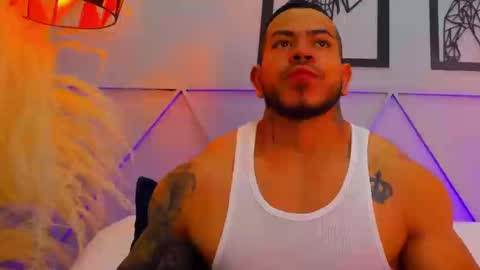 Snapshot of max_sstone chatting on September 26, 9:45 pm Max online show from September 26, 9:45 pm