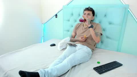 max_sstteel online show from April 9, 1:17 pm