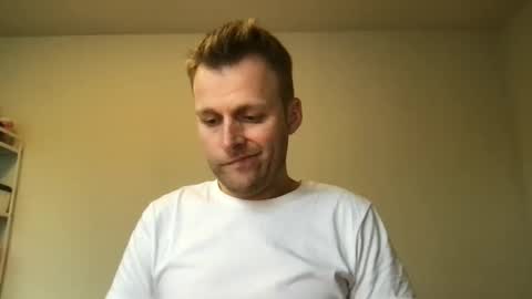 Snapshot of max_straight_1 chatting on January 6, 1:30 pm Max take off clothes online show from January 6, 1:30 pm