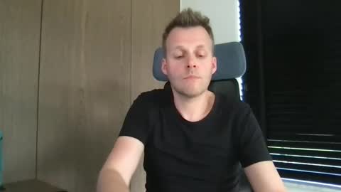Snapshot of max_straight_1 chatting on March 10, 2:05 pm Max take off clothes online show from March 10, 2:05 pm
