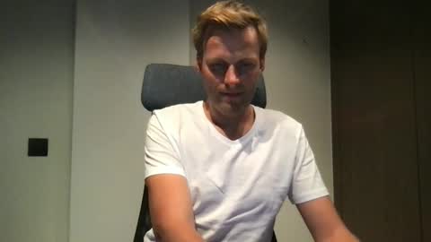 Snapshot of max_straight_1 chatting on September 10, 6:17 pm Max take off clothes online show from September 10, 6:17 pm