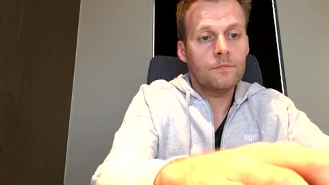 Max take off clothes online show from December 4, 1:07 pm