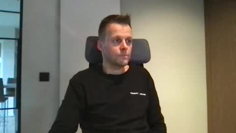 Snapshot of max_straight_1 chatting on January 1, 12:55 pm Max take off clothes online show from January 1, 12:55 pm