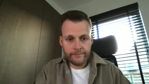 Snapshot of max_straight_1 chatting on March 3, 6:56 am Max take off clothes online show from March 3, 6:56 am