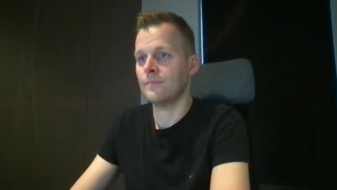 Snapshot of max_straight_1 chatting on January 23, 8:04 am Max take off clothes online show from January 23, 8:04 am