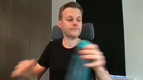 Snapshot of max_straight_1 chatting on February 21, 7:55 am Max take off clothes online show from February 21, 7:55 am