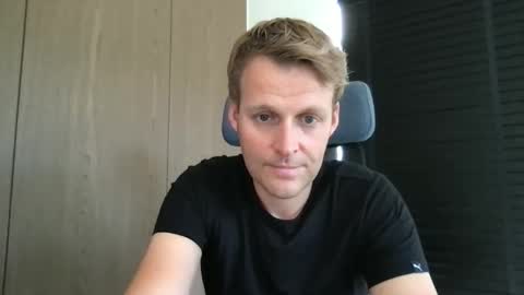 Snapshot of max_straight_1 chatting on September 16, 8:04 am Max take off clothes online show from September 16, 8:04 am