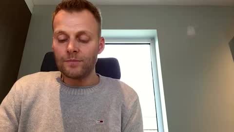 Snapshot of max_straight_1 chatting on December 18, 1:02 pm Max take off clothes online show from December 18, 1:02 pm
