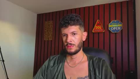 Max Taylor online show from October 16, 9:45 pm