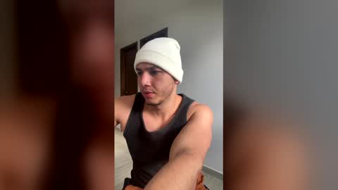 max_valiant1 online show from April 23, 12:29 pm