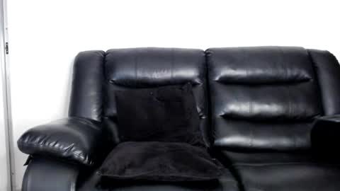 Max online show from March 28, 2:23 am