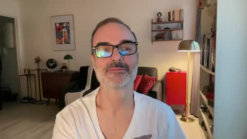 Snapshot of maxbow chatting on December 7, 2:46 pm Max Mikado online show from December 7, 2:46 pm