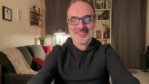Snapshot of maxbow chatting on February 6, 10:00 pm Max Mikado online show from February 6, 10:00 pm