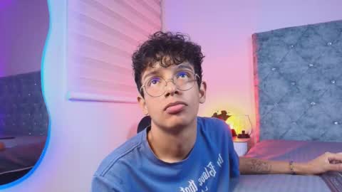 M A X F R O S T   online show from January 18, 8:22 pm