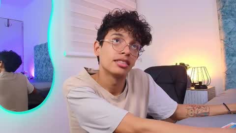 M A X F R O S T   online show from January 17, 8:22 pm