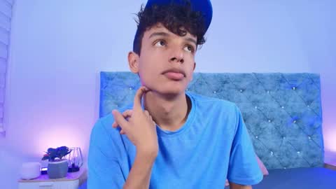 M A X F R O S T   online show from February 2, 7:44 pm