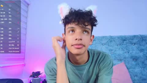 M A X F R O S T   online show from February 4, 7:31 pm