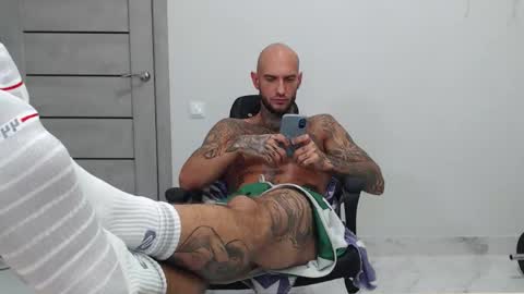 Snapshot of maxi_foxxx chatting on October 10, 9:03 am Maximus Fox online show from October 10, 9:03 am