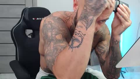 Snapshot of maxi_foxxx chatting on September 12, 7:41 am Maximus Fox online show from September 12, 7:41 am
