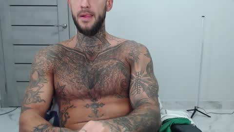 Snapshot of maxi_foxxx chatting on October 6, 8:19 am Maximus Fox online show from October 6, 8:19 am