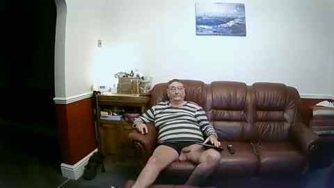 Snapshot of maxi_johnes chatting on February 7, 9:48 pm MAX online show from February 7, 9:48 pm