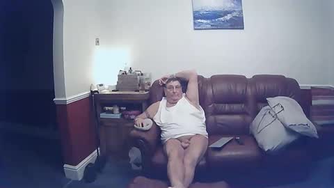Snapshot of maxi_johnes chatting on March 11, 11:04 pm MAX online show from March 11, 11:04 pm