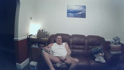 Snapshot of maxi_johnes chatting on January 3, 12:11 am MAX online show from January 3, 12:11 am