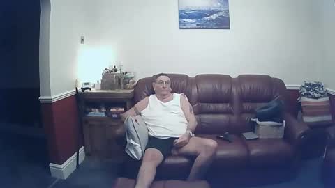 Snapshot of maxi_johnes chatting on December 31, 9:28 pm MAX online show from December 31, 9:28 pm