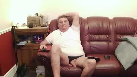 MAX online show from March 27, 10:54 pm