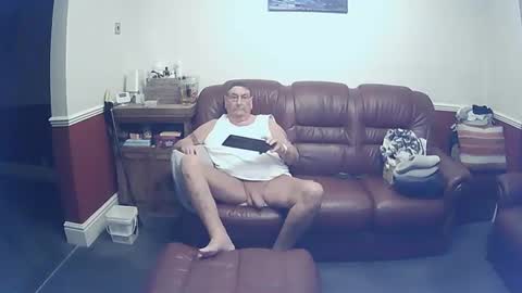 Snapshot of maxi_johnes chatting on January 1, 10:03 pm MAX online show from January 1, 10:03 pm