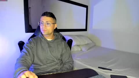 MAXI      online show from October 20, 2:04 am