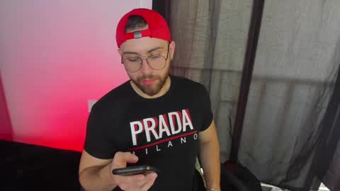 Snapshot of maxiimo_wolf chatting on February 19, 9:47 pm Maximo Wolf online show from February 19, 9:47 pm