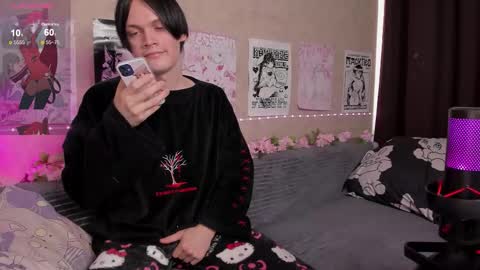 Max online show from March 9, 10:53 am